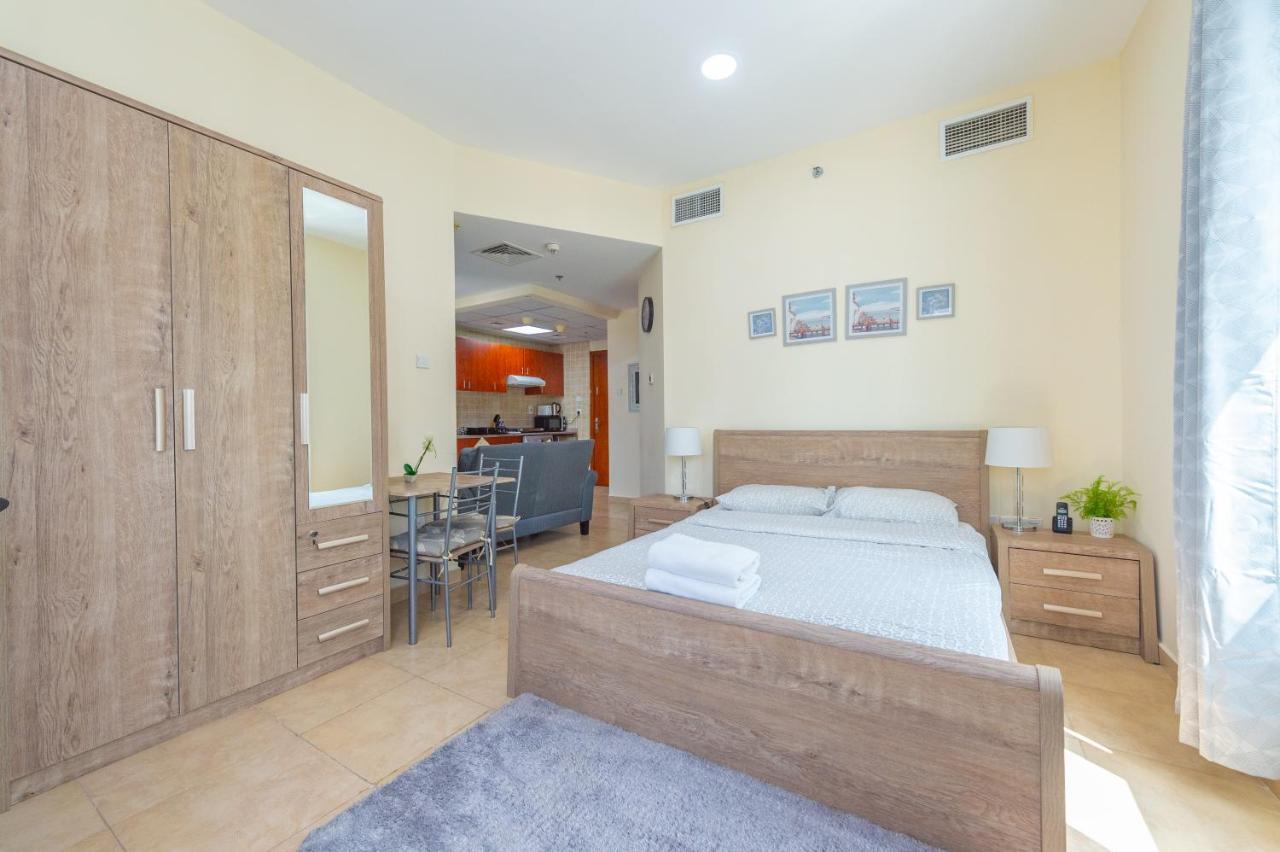 Luxury Escapes - Modern Budget Studio With Balcony In Jlt! Dubai Exteriör bild